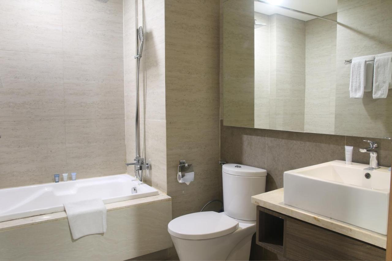 Graha Makara Suite Hotel & Residence Cikarang Exterior foto